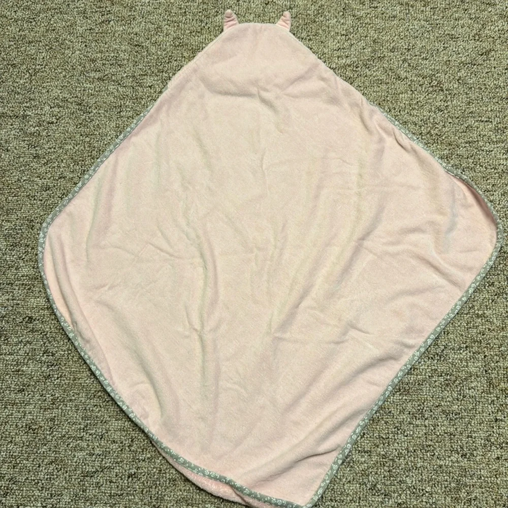 Carter’s Kitty Cat hooded towel